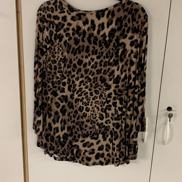 Leopard Top - Picture 2 of 4